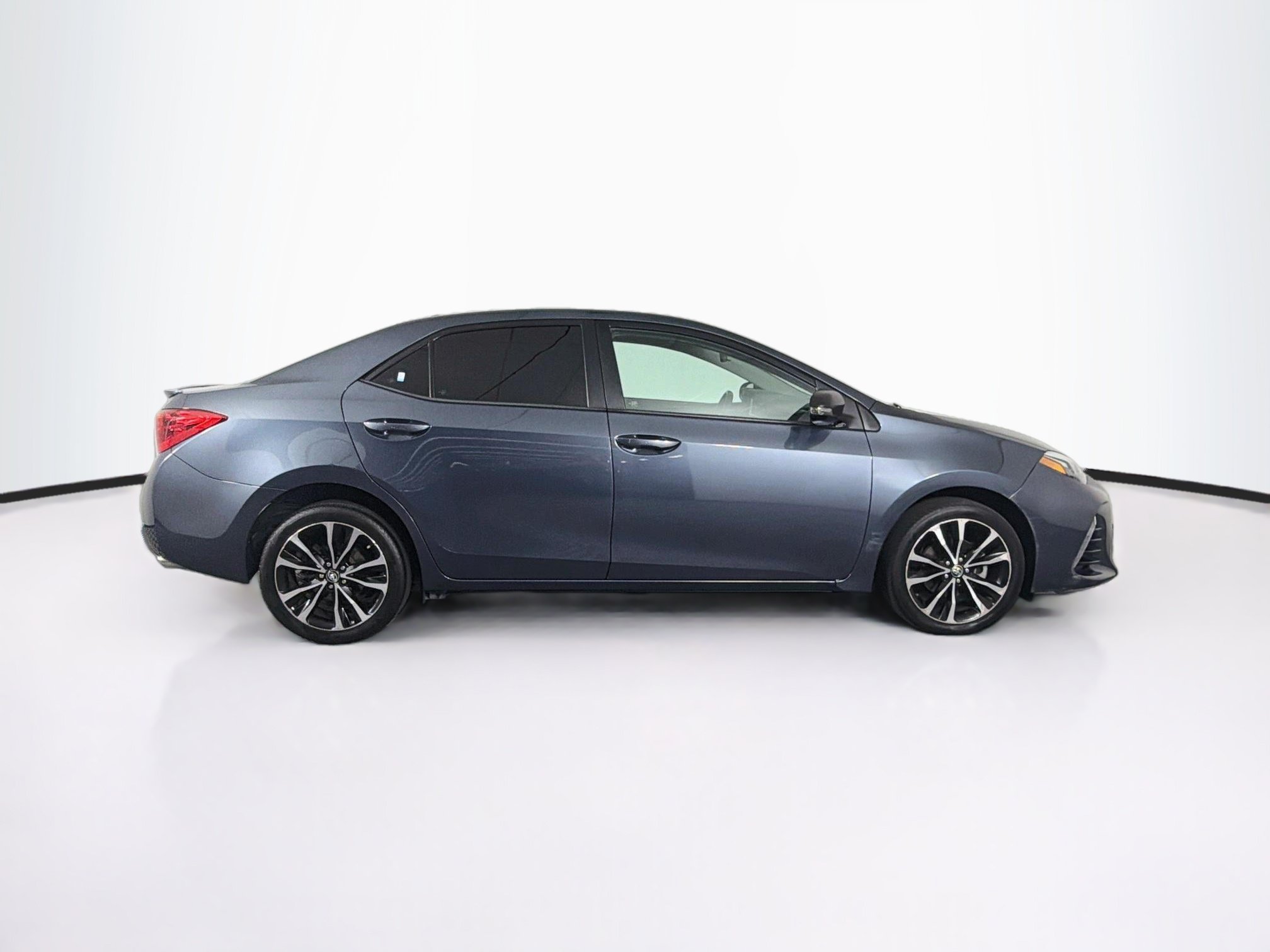 Used 2017 Toyota Corolla XSE w/ Carpet Mat Package (TMS) FWD image 10