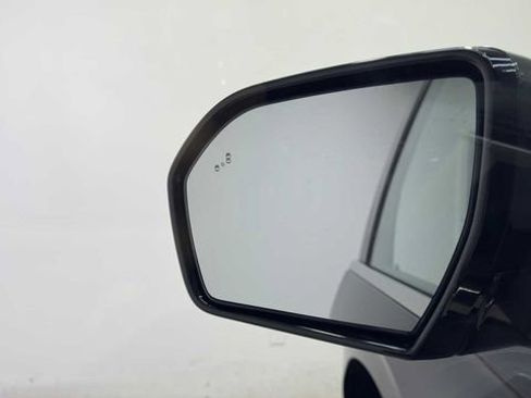 Used 2023 Ford Expedition XLT image 11