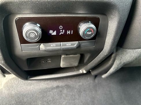 Used 2025 GMC Acadia Elevation image 19