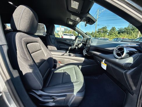 New 2025 Chevrolet Blazer EV LT image 26