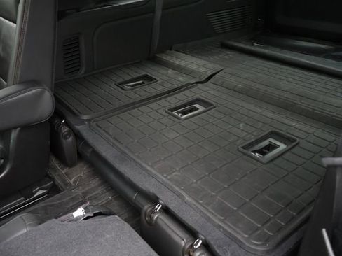 Used 2021 Chevrolet Suburban High Country image 13