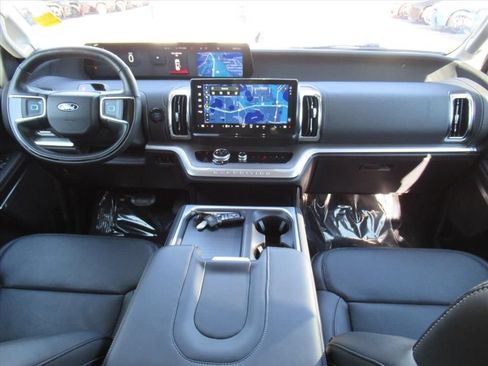 Used 2025 Ford Expedition Platinum AWD/4WD image 11