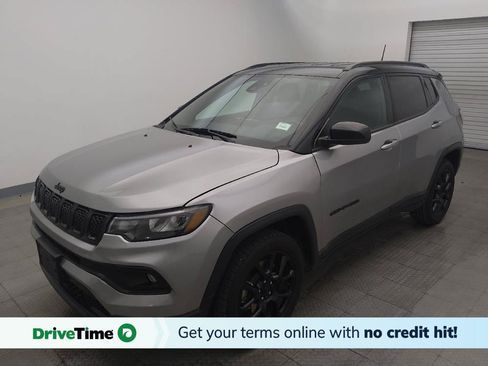 Used 2024 Jeep Compass Latitude w/ Altitude Special Edition AWD/4WD image 1