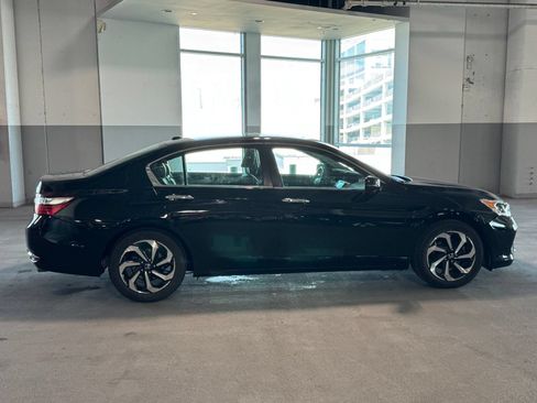 Used 2017 Honda Accord EX-L image 11