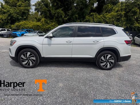 Used 2025 Volkswagen Atlas SEL AWD/4WD image 2