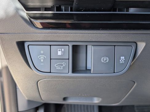 Used 2024 Kia EV6 Wind image 31