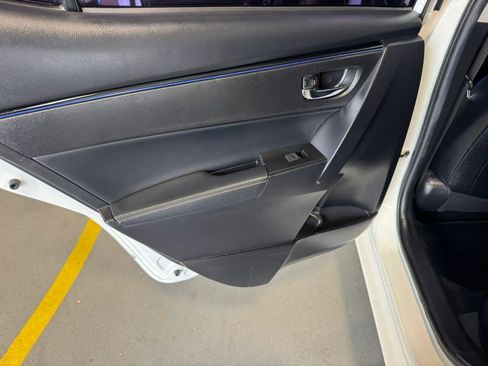 Used 2019 Toyota Corolla SE w/ SE Premium Package FWD image 14