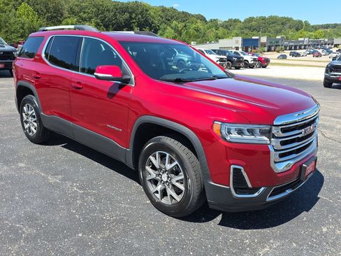 Used 2023 GMC Acadia SLE w/ Driver Convenience Package FWD image 2
