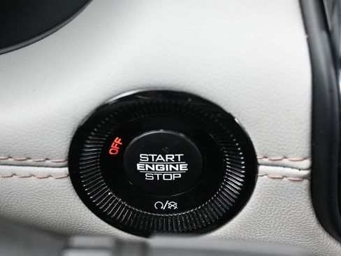 Used 2025 Jeep Compass Limited AWD/4WD image 15