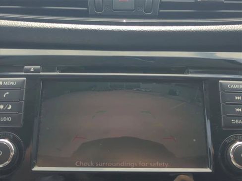 Used 2018 Nissan Rogue SV FWD image 13