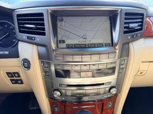 Used 2009 Lexus LX 570 4WD w/ Preferred Accessory Pkg image 32