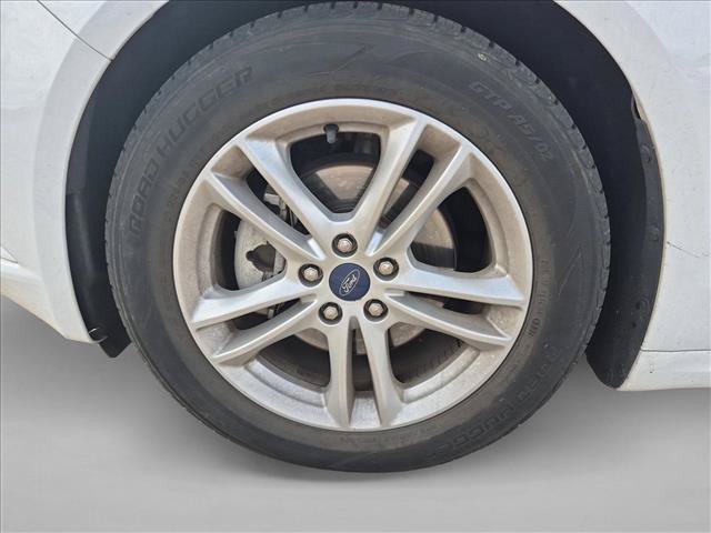 Used 2018 Ford Fusion SE w/ Fusion SE Technology Package FWD image 12