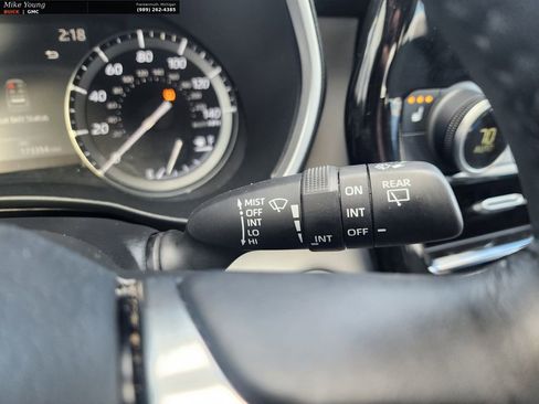 Used 2020 Toyota Highlander XLE image 37