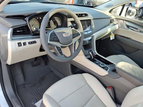 New 2026 Cadillac XT5 Premium Luxury image 5