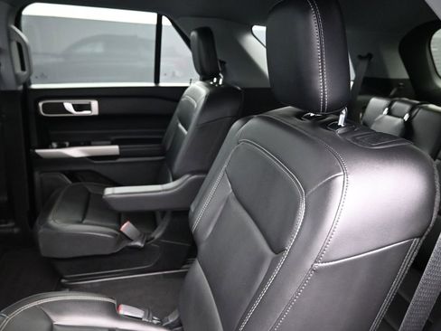 Used 2023 Ford Explorer XLT w/ Equipment Group 202A image 11