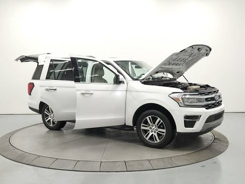 Used 2024 Ford Expedition Limited RWD image 9
