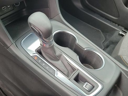 Used 2022 Chevrolet Equinox LT FWD image 34