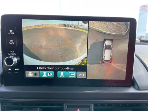 Used 2025 Honda Pilot TrailSport image 30