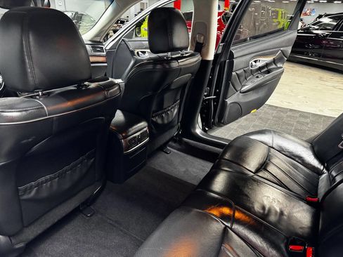 Used 2015 INFINITI Q70 L 3.7 w/ Deluxe Touring Package image 40