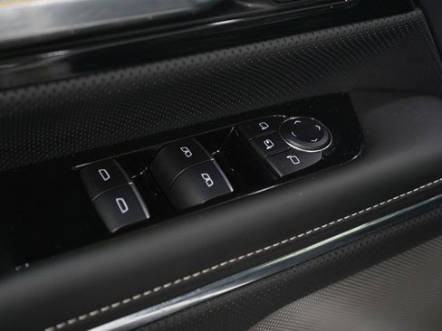 Used 2025 GMC Sierra EV Denali image 24