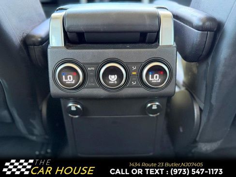 Used 2017 Land Rover Discovery First Edition image 31