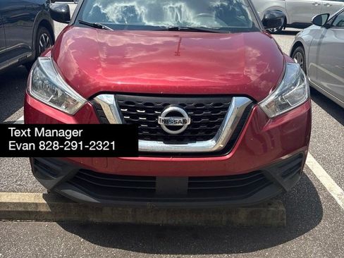 Used 2020 Nissan Kicks SV FWD image 2