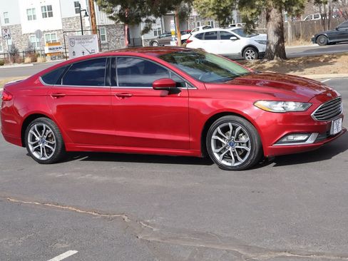 Used 2017 Ford Fusion SE w/ Equipment Group 201A image 2