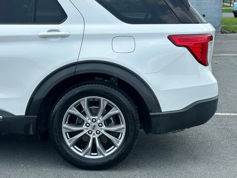 Used 2020 Ford Explorer XLT w/ Equipment Group 202A RWD image 39
