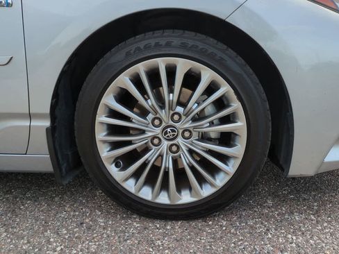 Used 2020 Toyota Avalon Limited w/ Advanced Safety Package FWD image 11