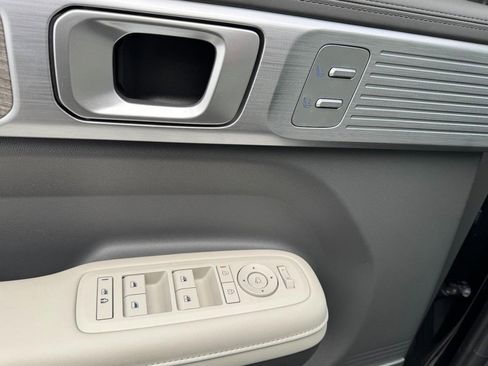 Used 2024 Hyundai Santa Fe Limited image 16