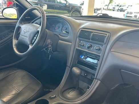 Used 2003 Ford Mustang Convertible RWD image 22