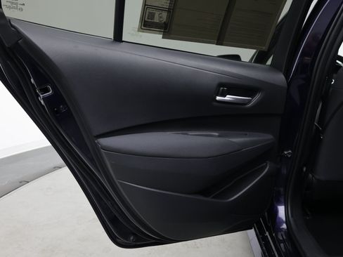 Used 2021 Toyota Corolla LE FWD image 24
