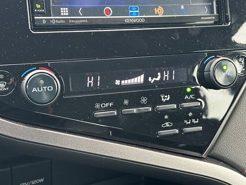 Used 2019 Toyota Camry LE image 17