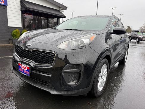 Used 2018 Kia Sportage LX w/ LX Popular Package FWD image 3