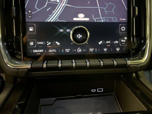 Used 2025 GMC Yukon Elevation image 16