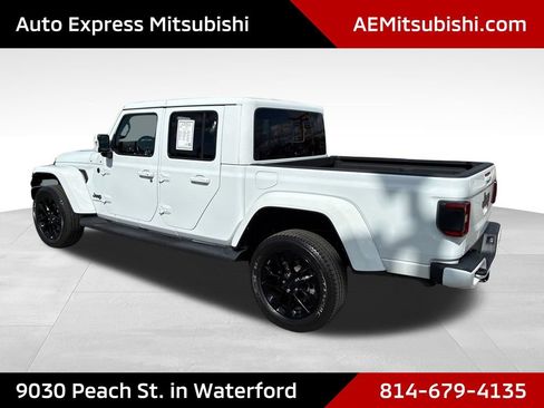 Used 2022 Jeep Gladiator Overland AWD/4WD image 5