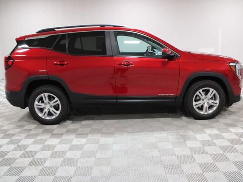 Used 2022 GMC Terrain SLE w/ Driver Convenience Package image 11