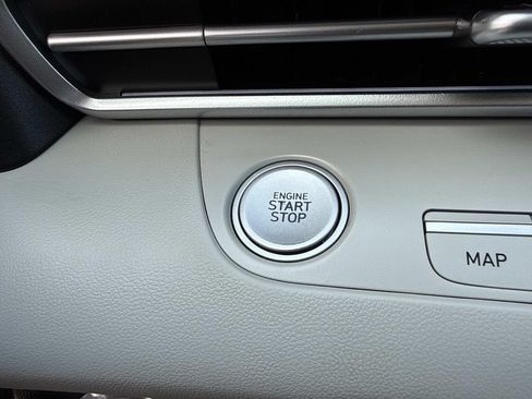 Used 2024 Hyundai Elantra Limited FWD image 35
