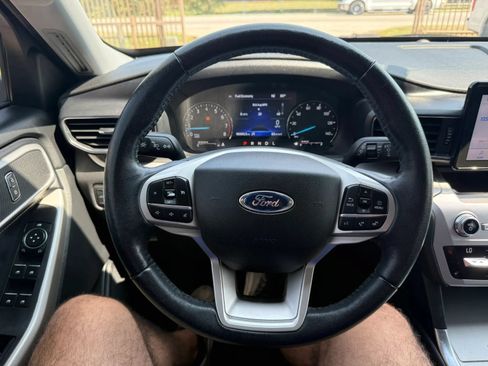 Used 2021 Ford Explorer XLT w/ Equipment Group 202A RWD image 30