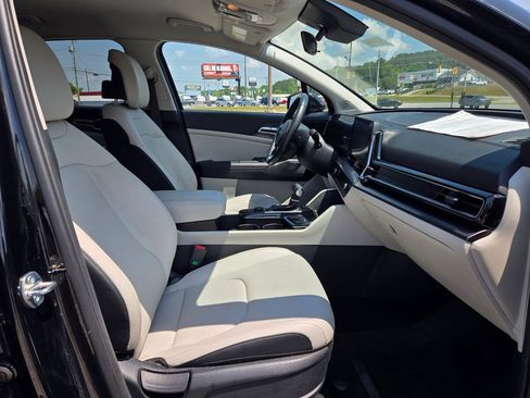 Used 2025 Kia Sportage EX FWD image 23