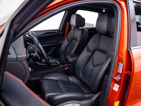 Certified 2023 Porsche Macan S AWD/4WD image 5