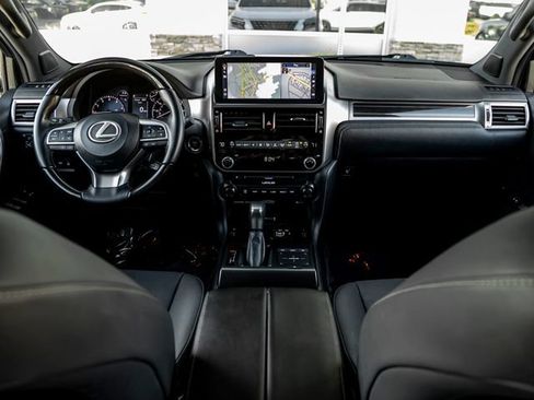 Used 2023 Lexus GX 460 Premium w/ Accessory Package AWD/4WD image 23