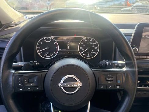 Used 2023 Nissan Rogue SV image 28