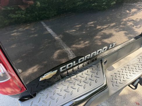 Used 2012 Chevrolet Colorado LT AWD/4WD image 12