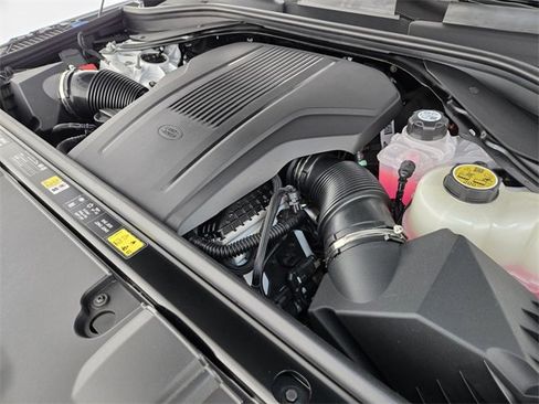 New 2026 Land Rover Range Rover Long Wheelbase SE image 19