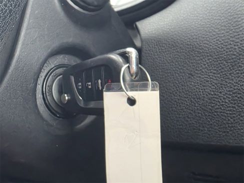 Used 2022 Toyota Corolla LE image 30