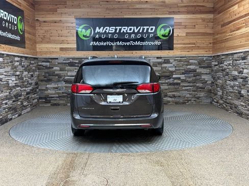 Used 2019 Chrysler Pacifica Touring-L Plus image 8
