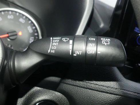 Used 2022 Toyota RAV4 XLE AWD/4WD image 35