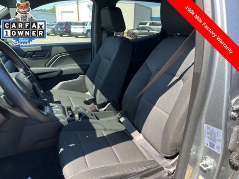 Used 2024 Chevrolet Colorado W/T image 10