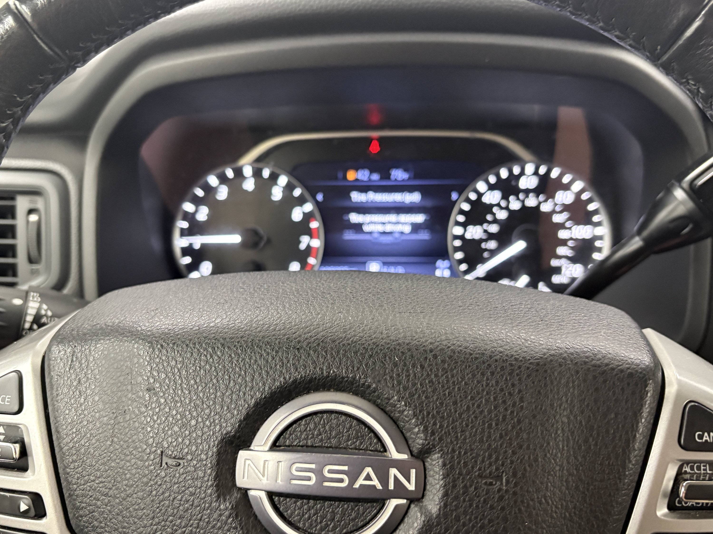 Used 2024 Nissan Titan SV w/ SV Convenience Package AWD/4WD image 31